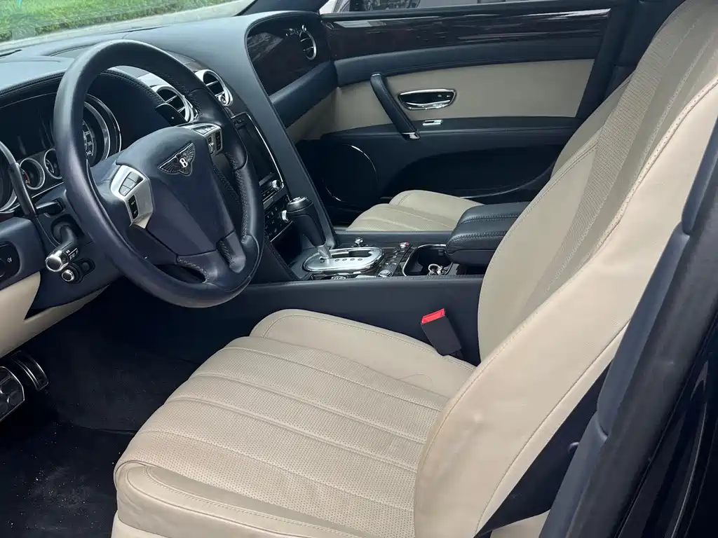 Bentley Flying Spur — миниатюра 31