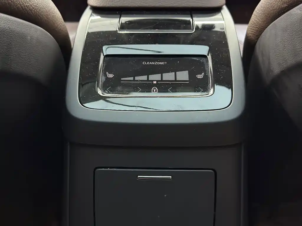 Volvo S90 PHEV — миниатюра 16