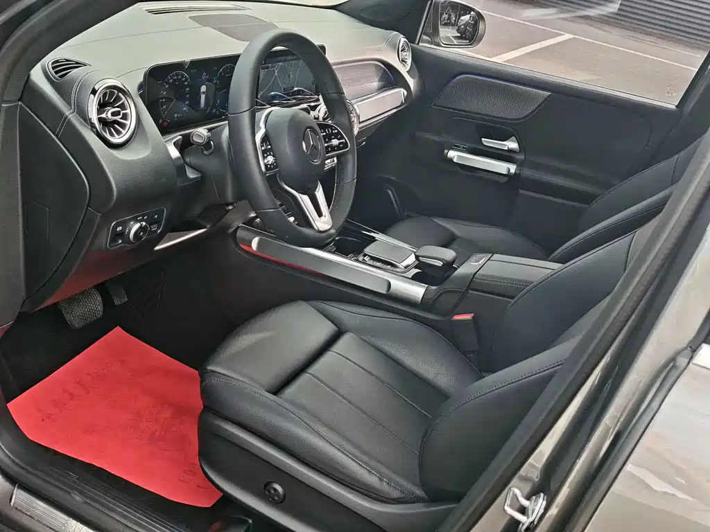 Mercedes-Benz GLB — миниатюра 11