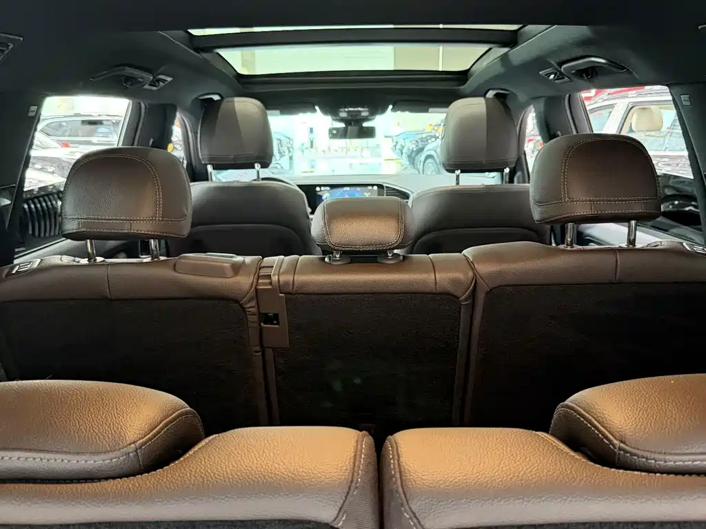 Mercedes-Benz GLS — миниатюра 21