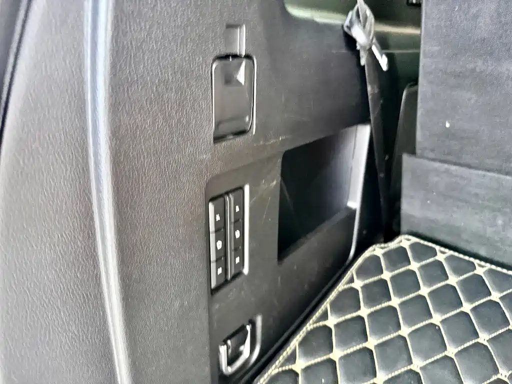 Lincoln Navigator — миниатюра 22