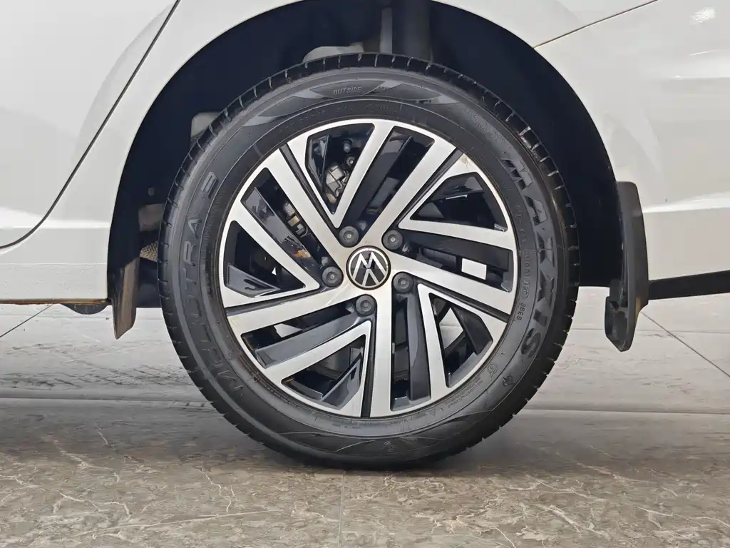 Volkswagen Lavida — миниатюра 9