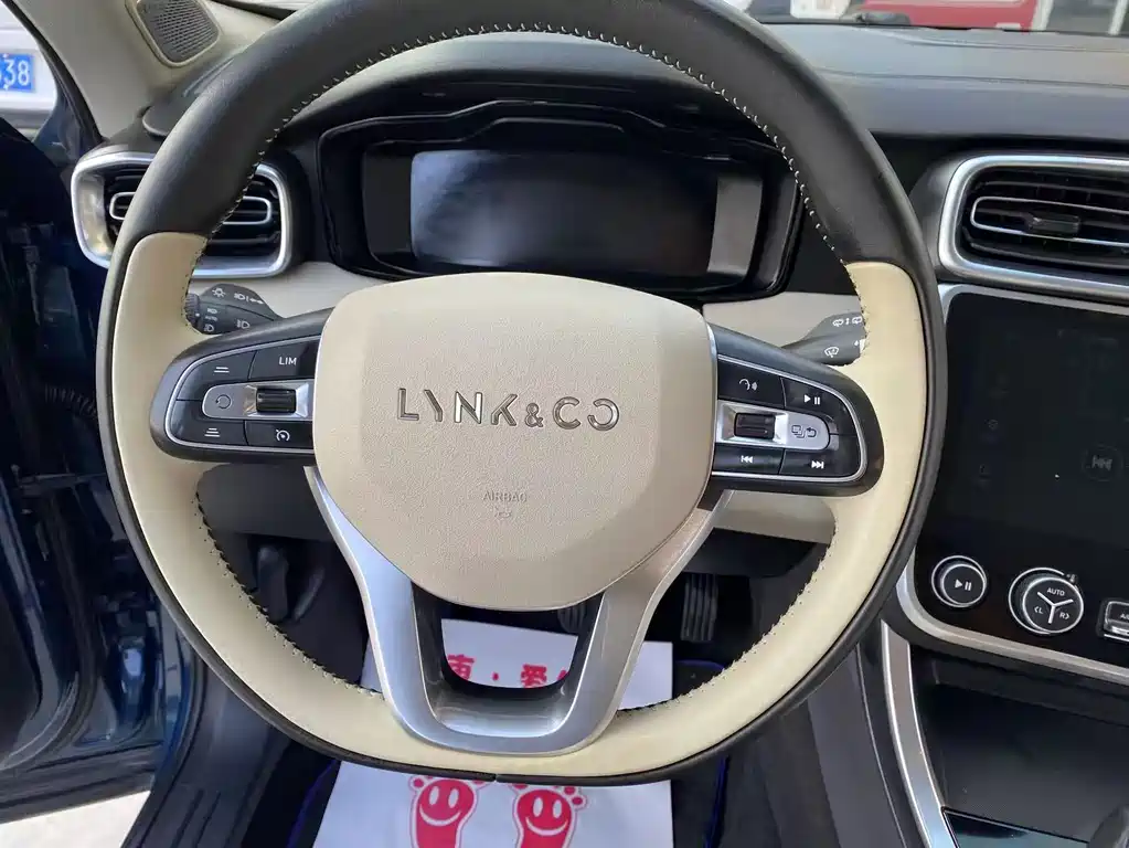 Lynk & Co 01 — миниатюра 14