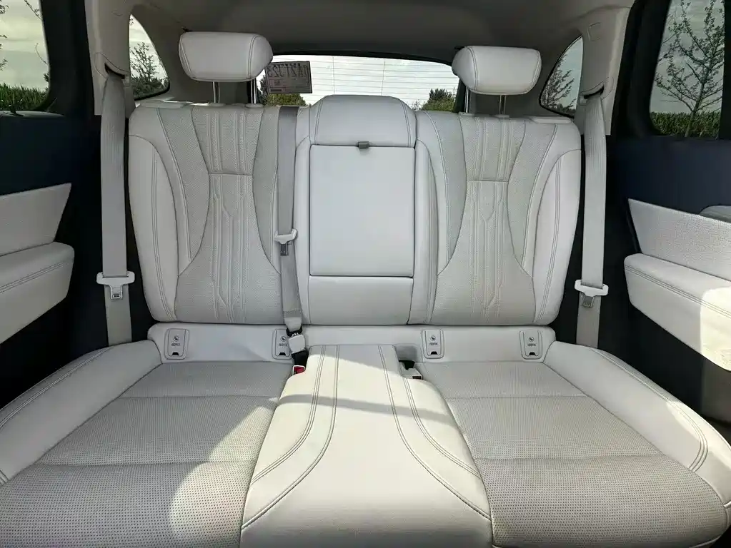 Buick Envision Plus — миниатюра 9