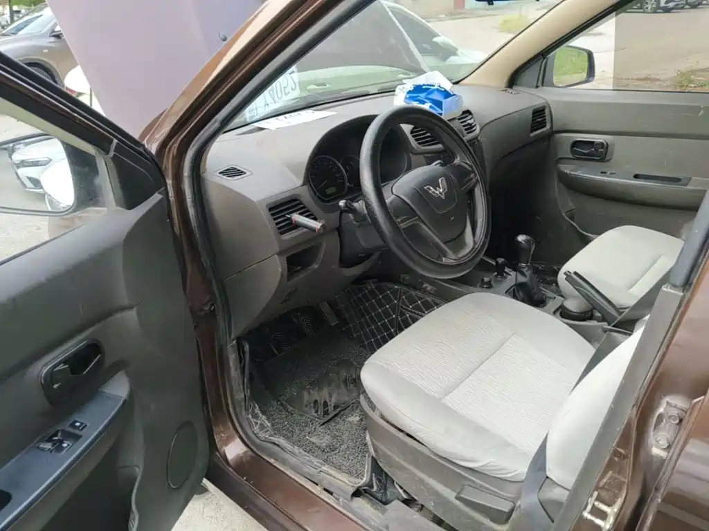 Wuling Hongguang — миниатюра 16