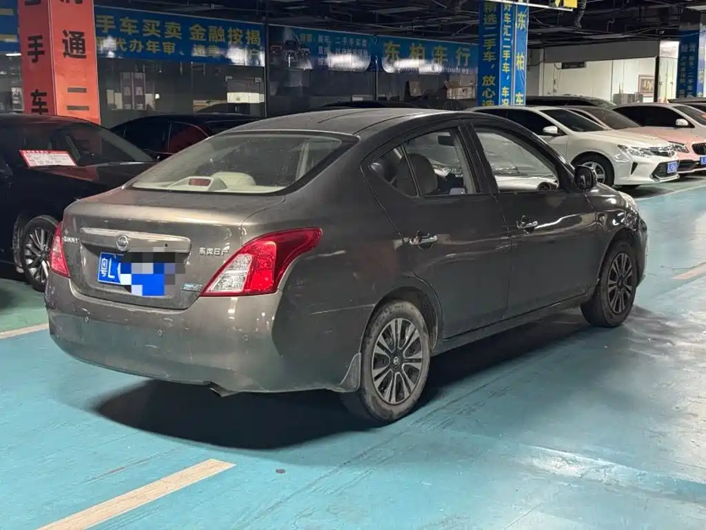 Nissan Sunny — миниатюра 7