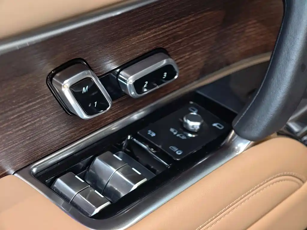 Land Rover Range Rover — миниатюра 41