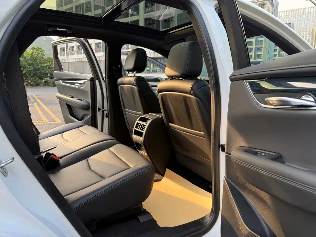 Cadillac XT5 — миниатюра 8