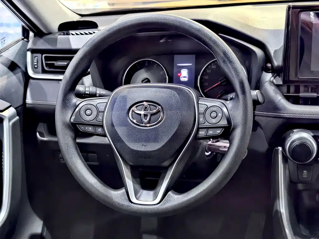 Toyota RAV4 — миниатюра 12