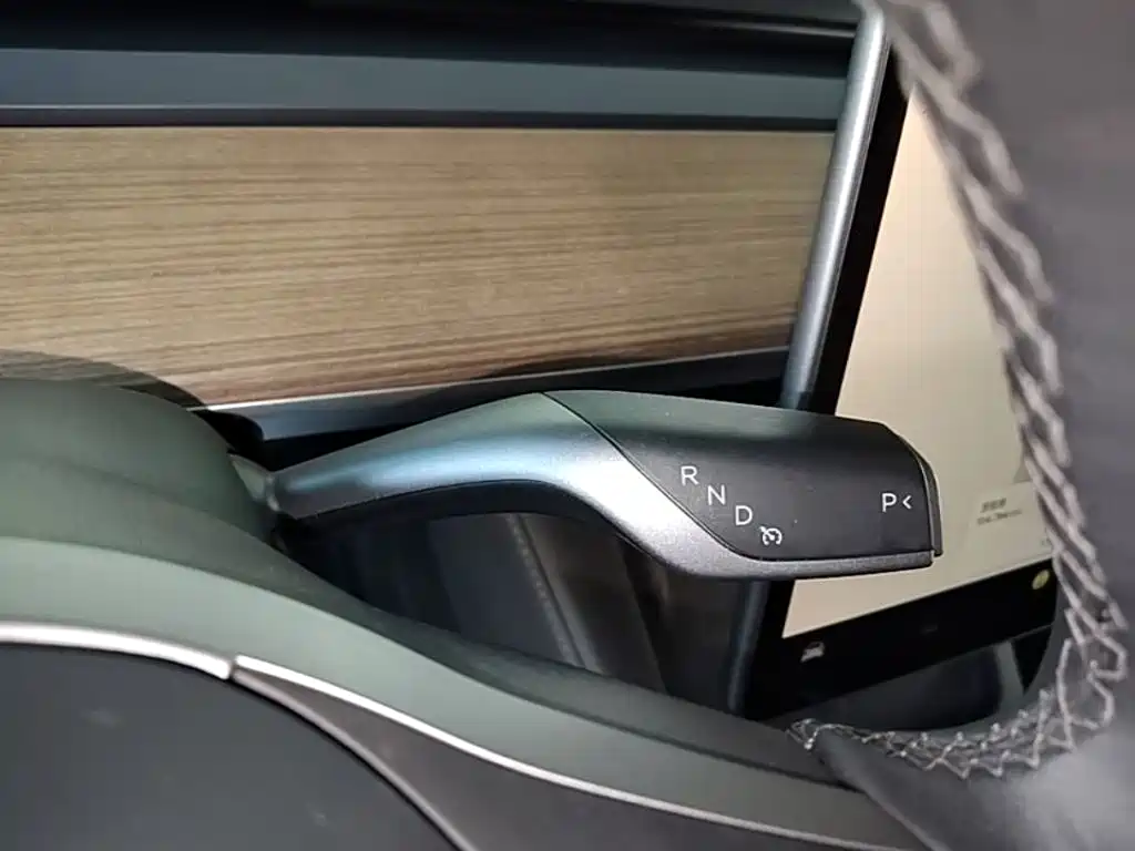 Tesla Model 3 — миниатюра 14