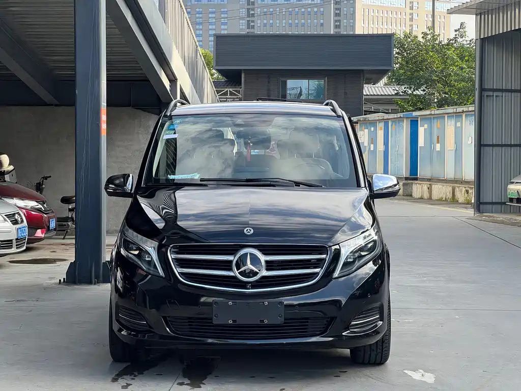 Mercedes-Benz V-Class — миниатюра 2