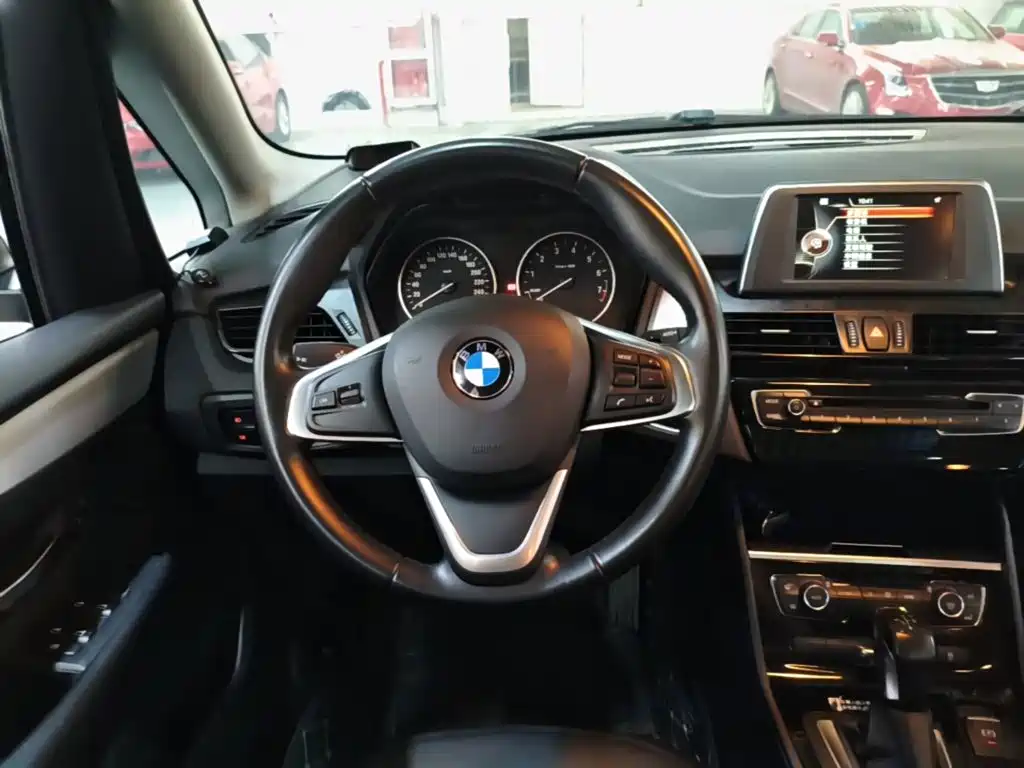 BMW 2 Series Active Tourer (Import) — миниатюра 11