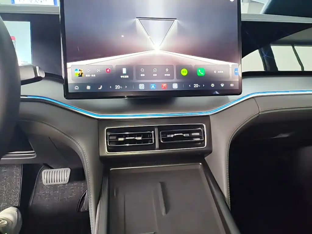 BYD L DM-i — миниатюра 13