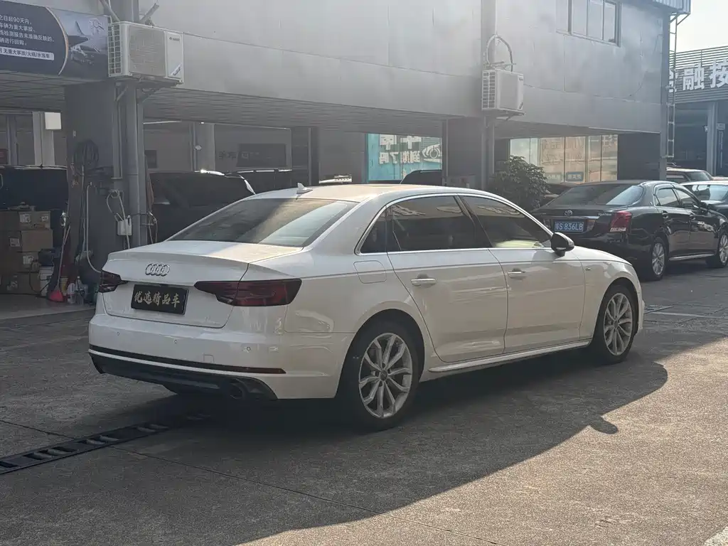 Audi A4L — миниатюра 12