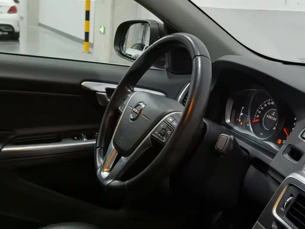 Volvo S60 — миниатюра 22