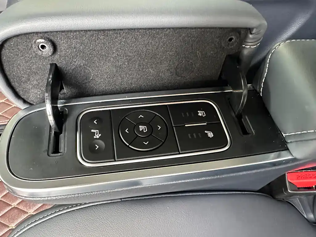GAC M8 2021 390T Luxury