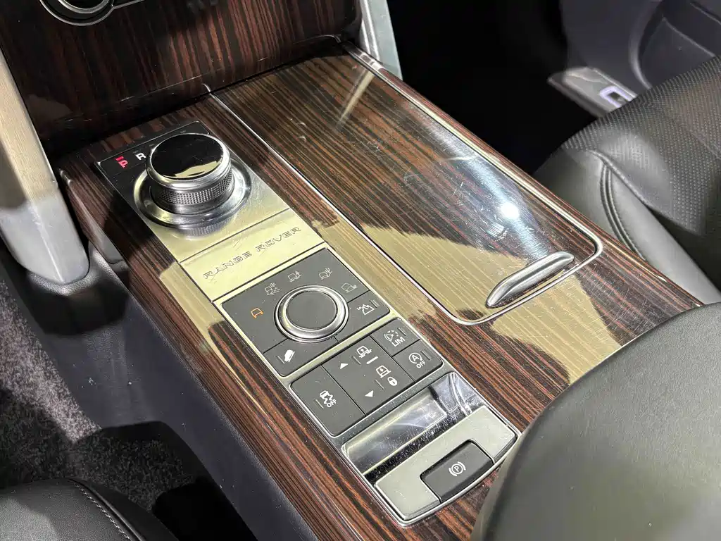 Land Rover Range Rover — миниатюра 13