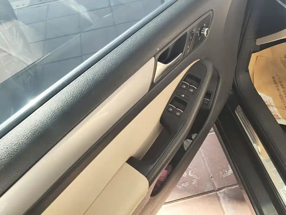 Volkswagen Sagitar — миниатюра 7