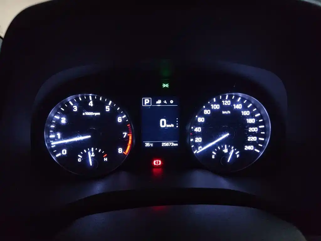 Hyundai Elantra — миниатюра 7