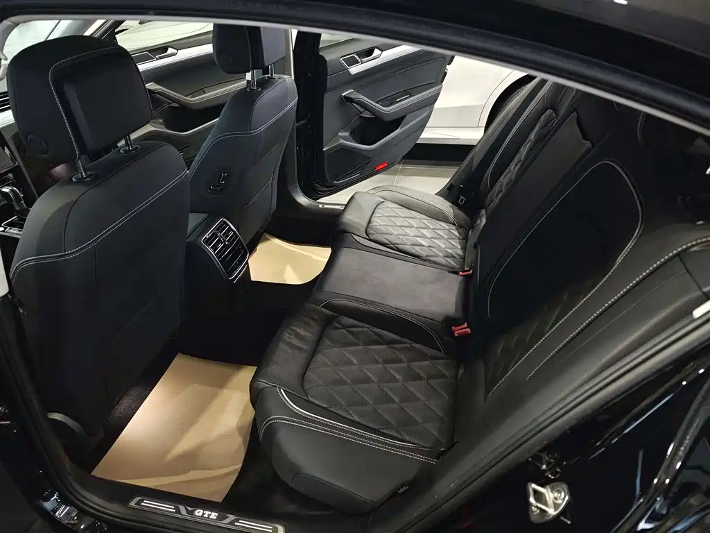 VOLKSWAGEN MAGOTAN GTE PLUG IN HYBRID