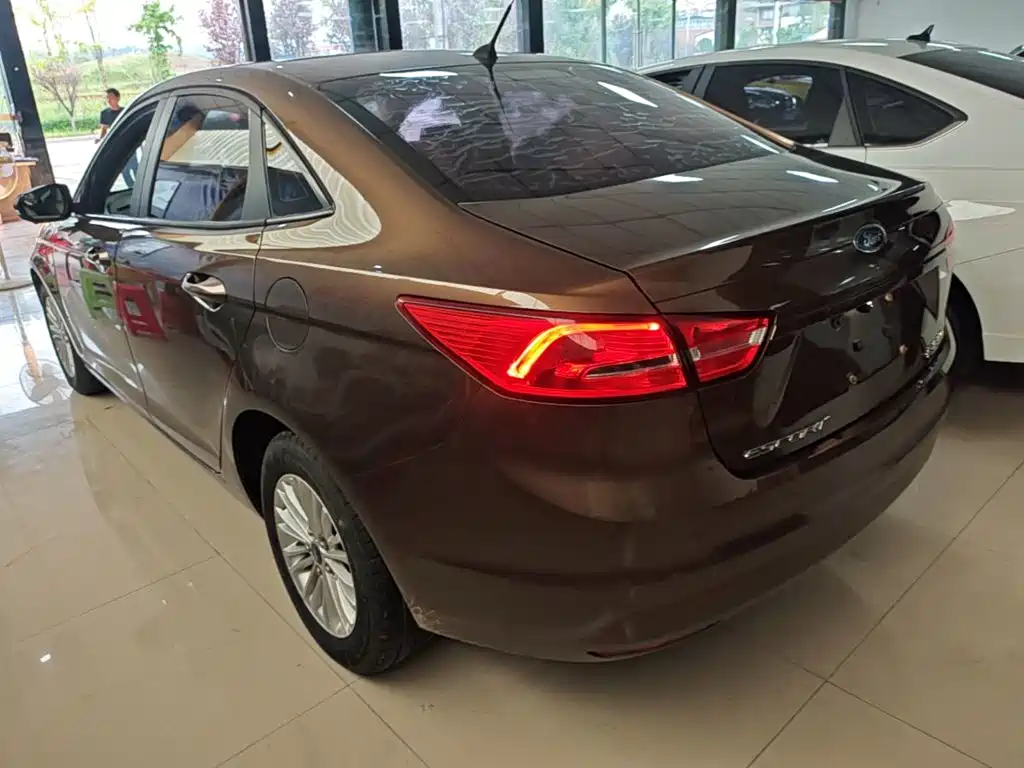 Ford Escort — миниатюра 5