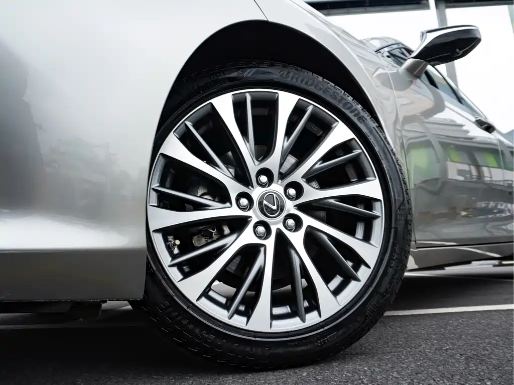 Lexus ES — миниатюра 4