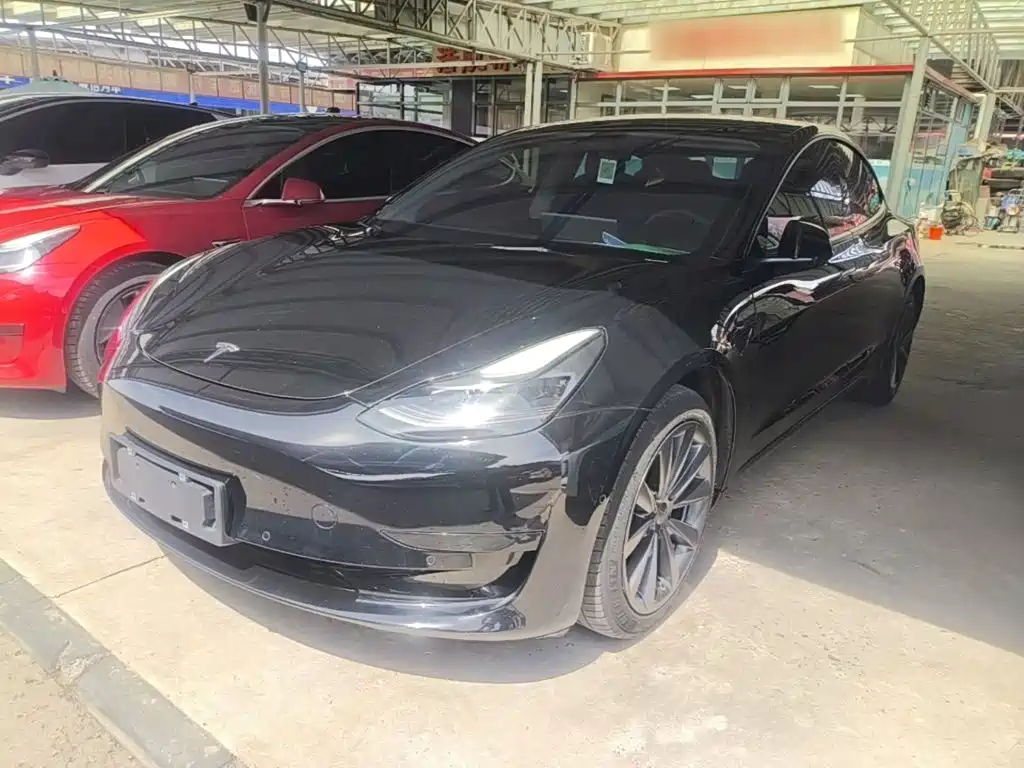 Tesla Model 3 — миниатюра 2