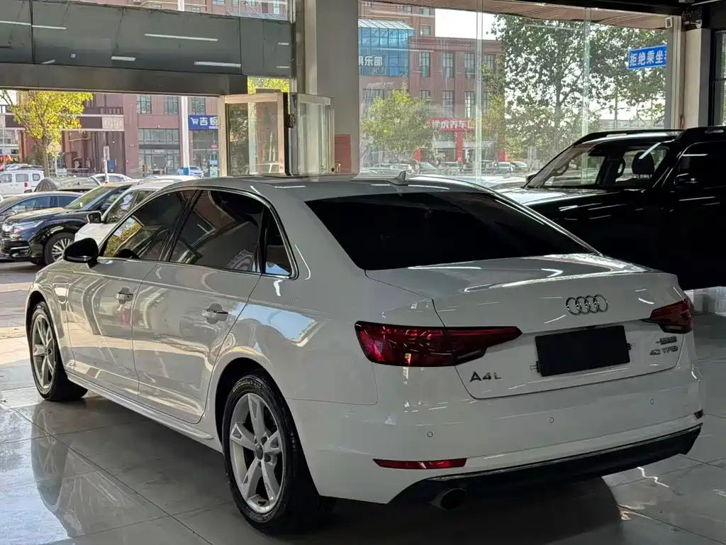 Audi A4L — миниатюра 5