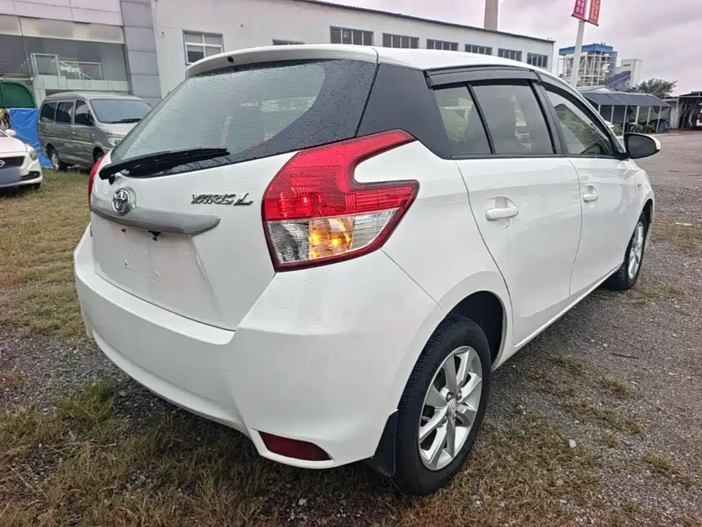 Toyota Yaris L — миниатюра 7