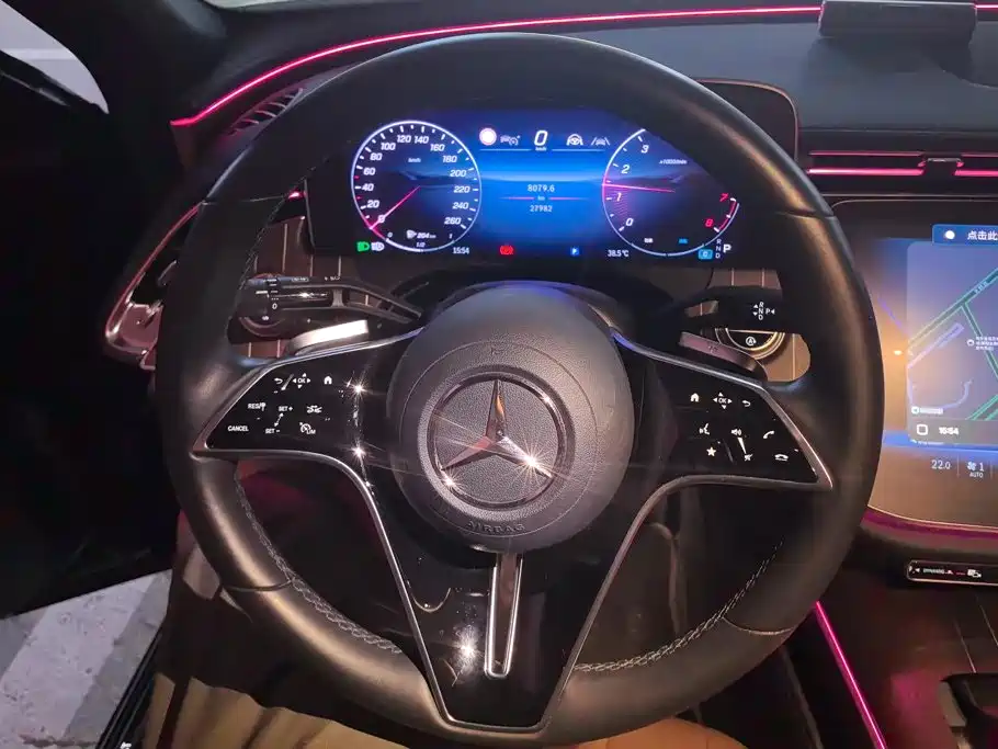 Mercedes-Benz E-Class — миниатюра 15