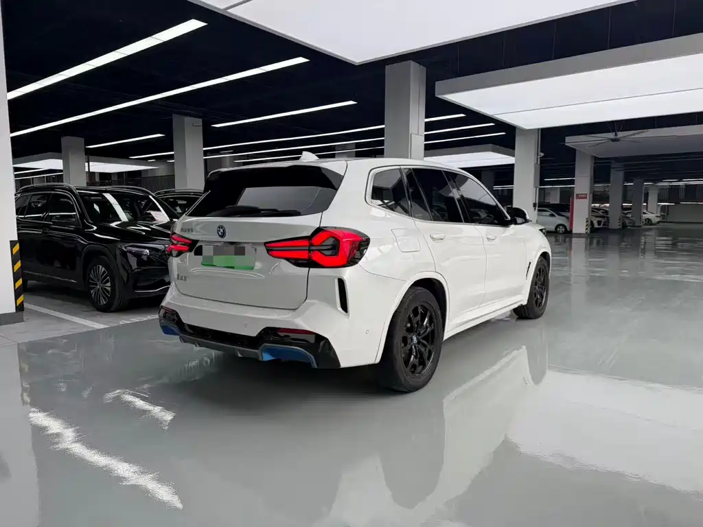 BMW iX3 — миниатюра 15