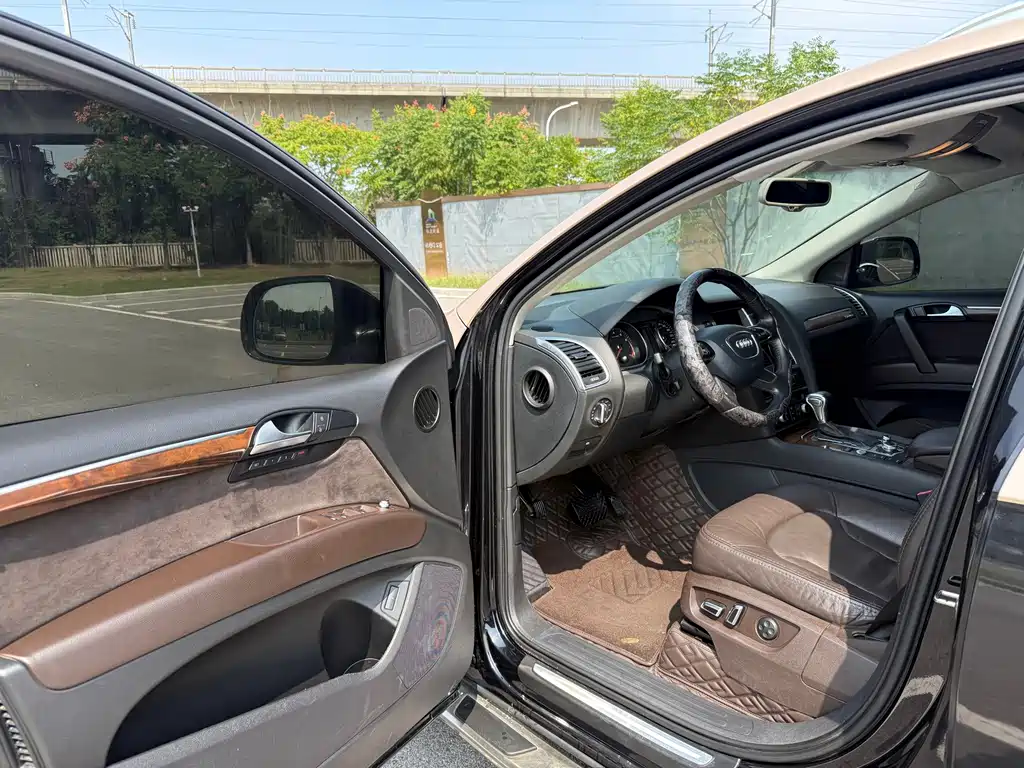 Audi Q7 — миниатюра 6