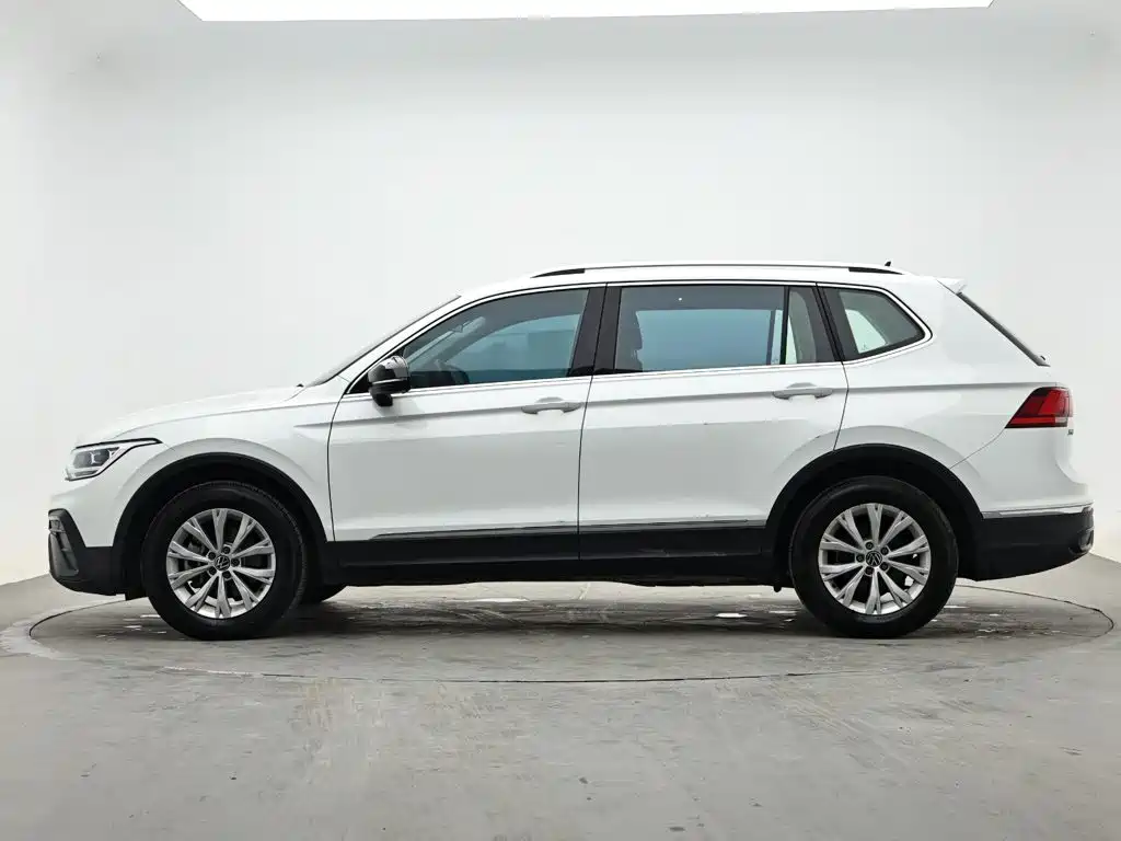 Volkswagen Tiguan L — миниатюра 6