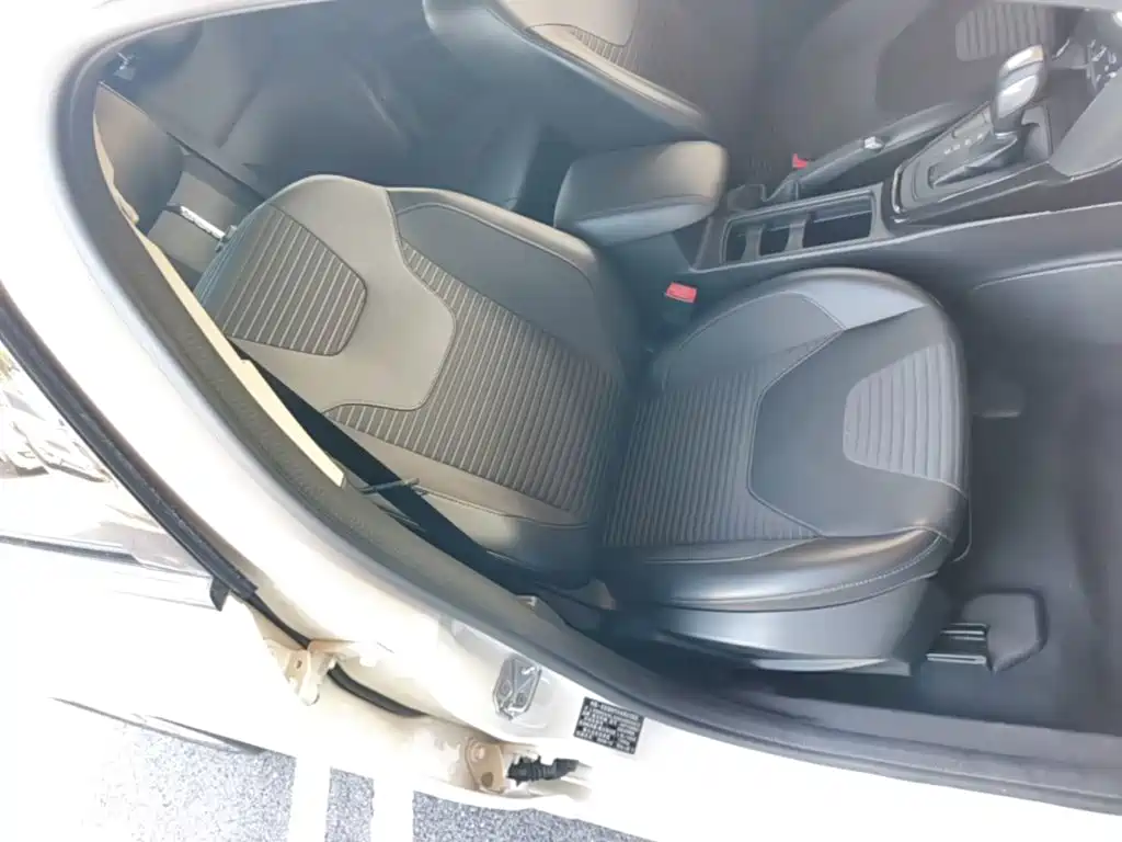Ford Focus — миниатюра 25