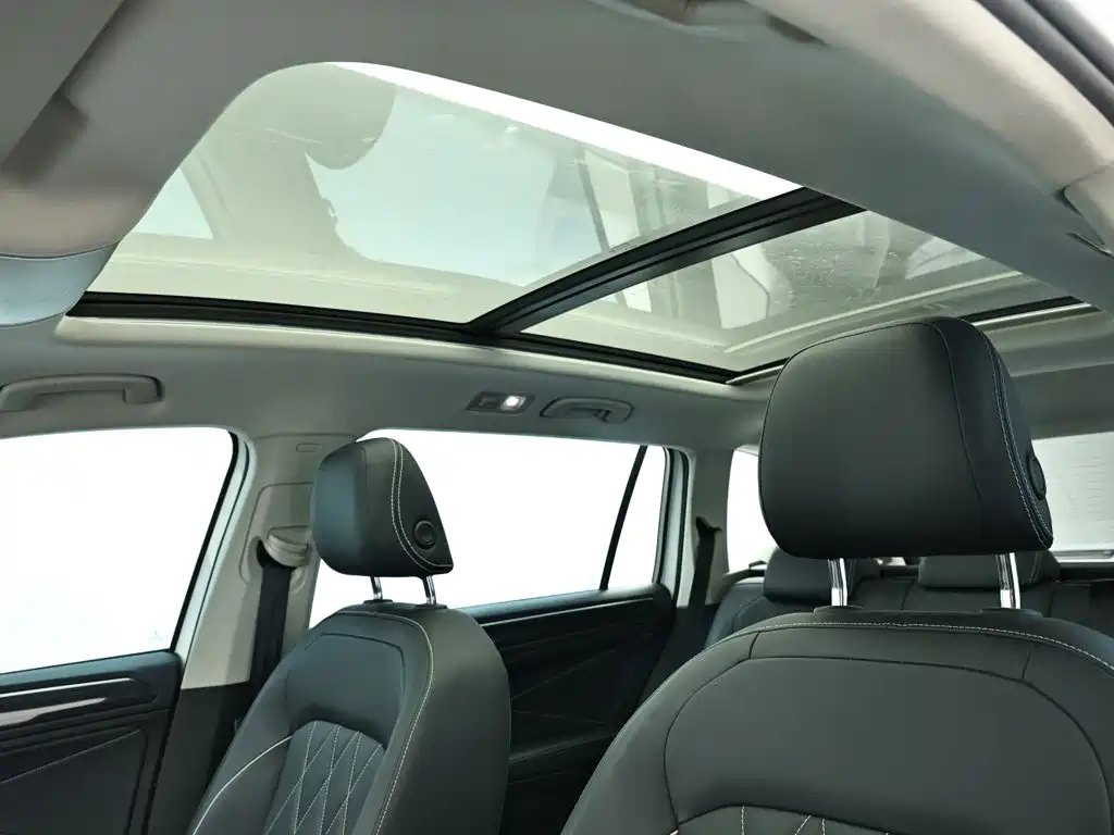 Volkswagen Tiguan L — миниатюра 12