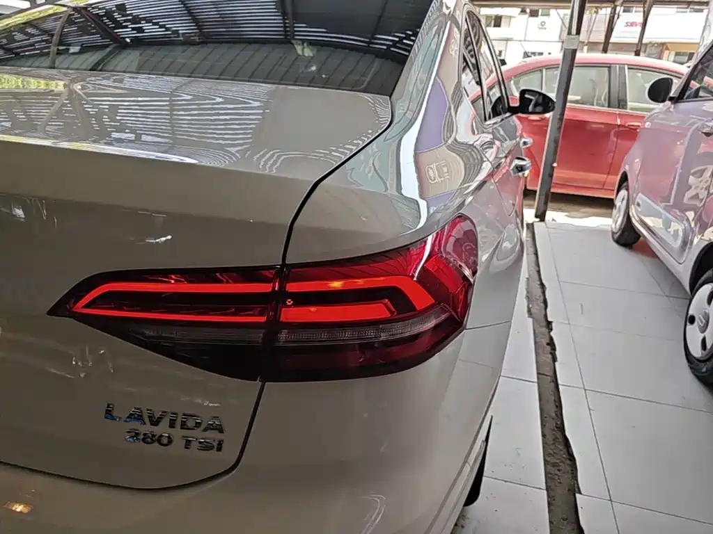 Volkswagen Lavida — миниатюра 8