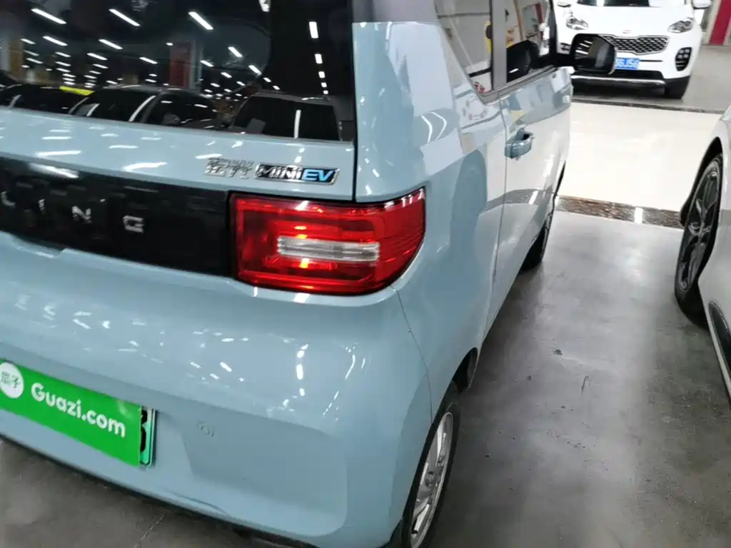 Wuling MINIEV — миниатюра 8