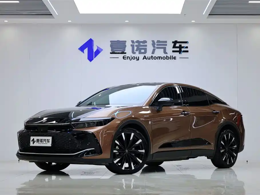 Toyota Crown SportCross 2024
