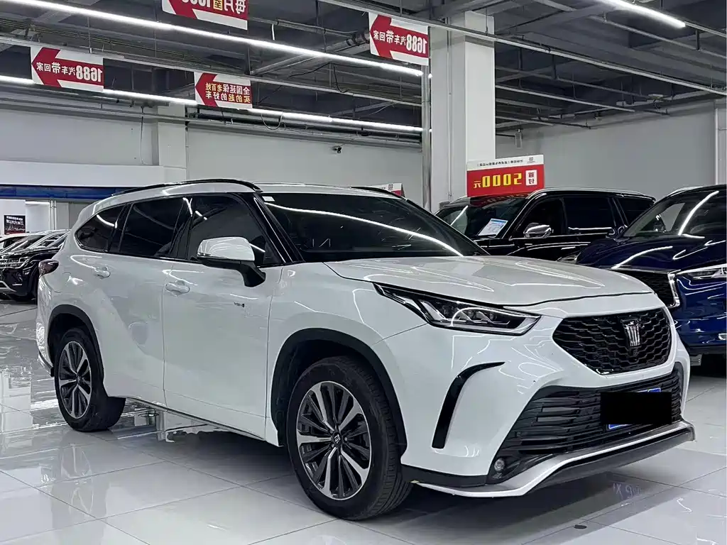 Toyota Crown Kluger — миниатюра 3