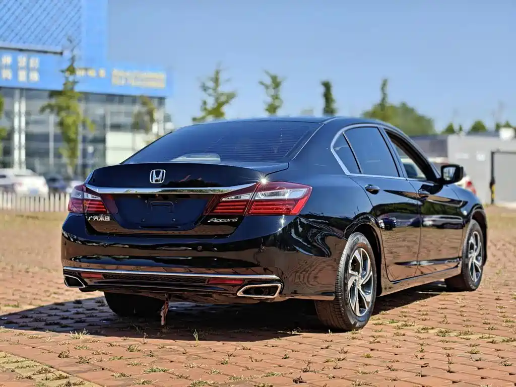 Honda Accord — миниатюра 5