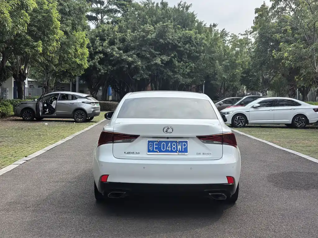 Lexus IS — миниатюра 6