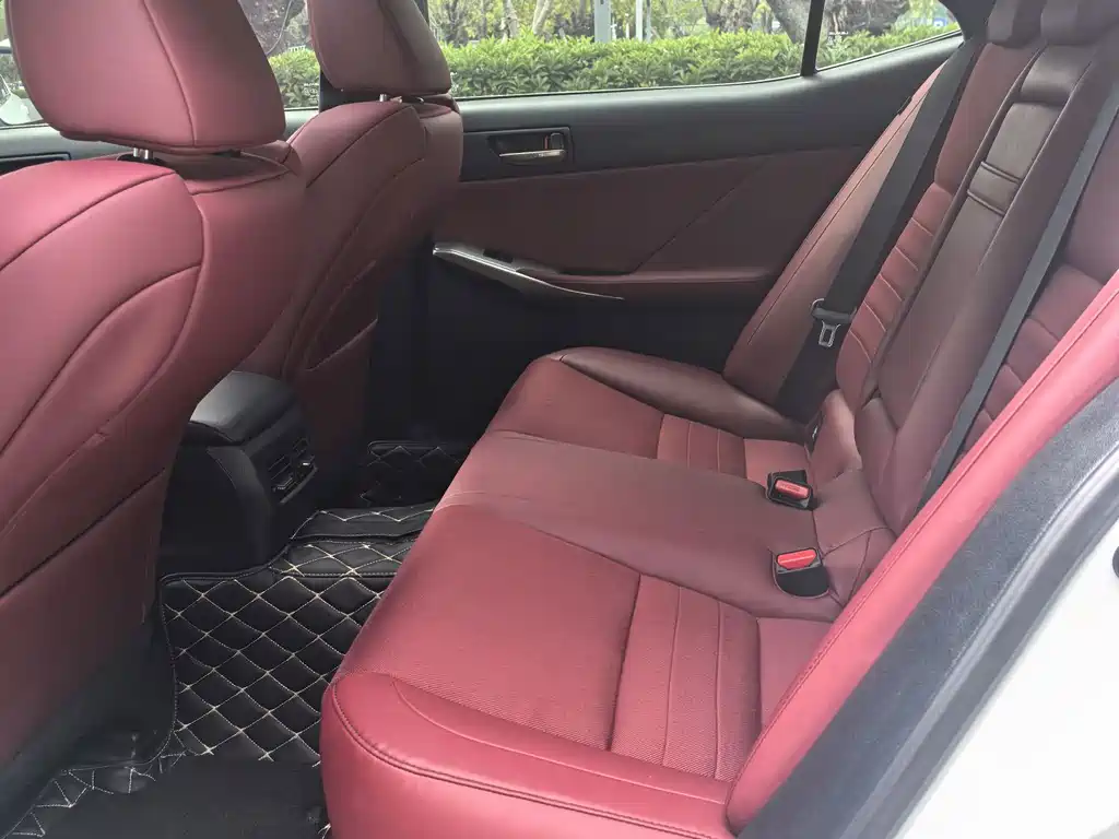 Lexus IS — миниатюра 13