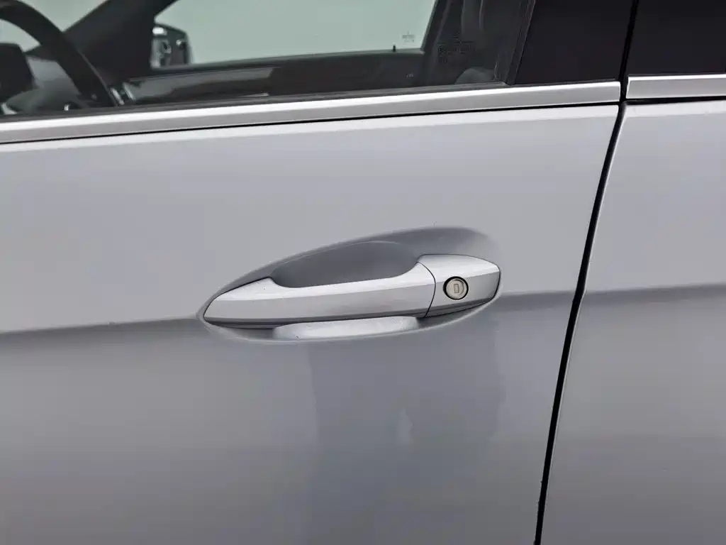Mercedes-Benz E-Class — миниатюра 18