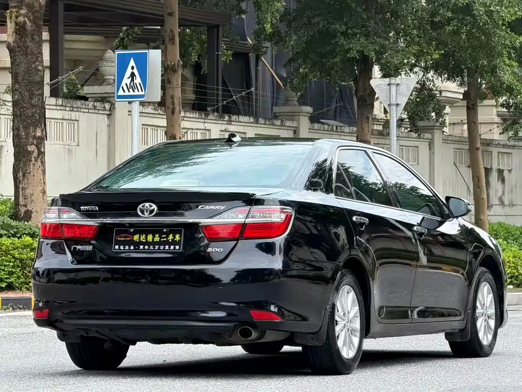 Toyota Camry — миниатюра 7