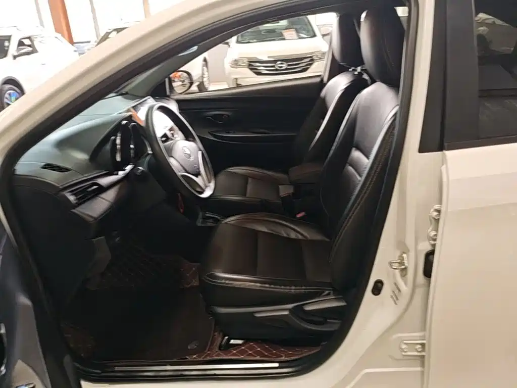 Toyota Yaris L — миниатюра 15