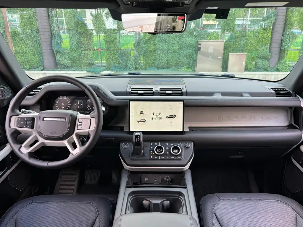 Land Rover Defender — миниатюра 16