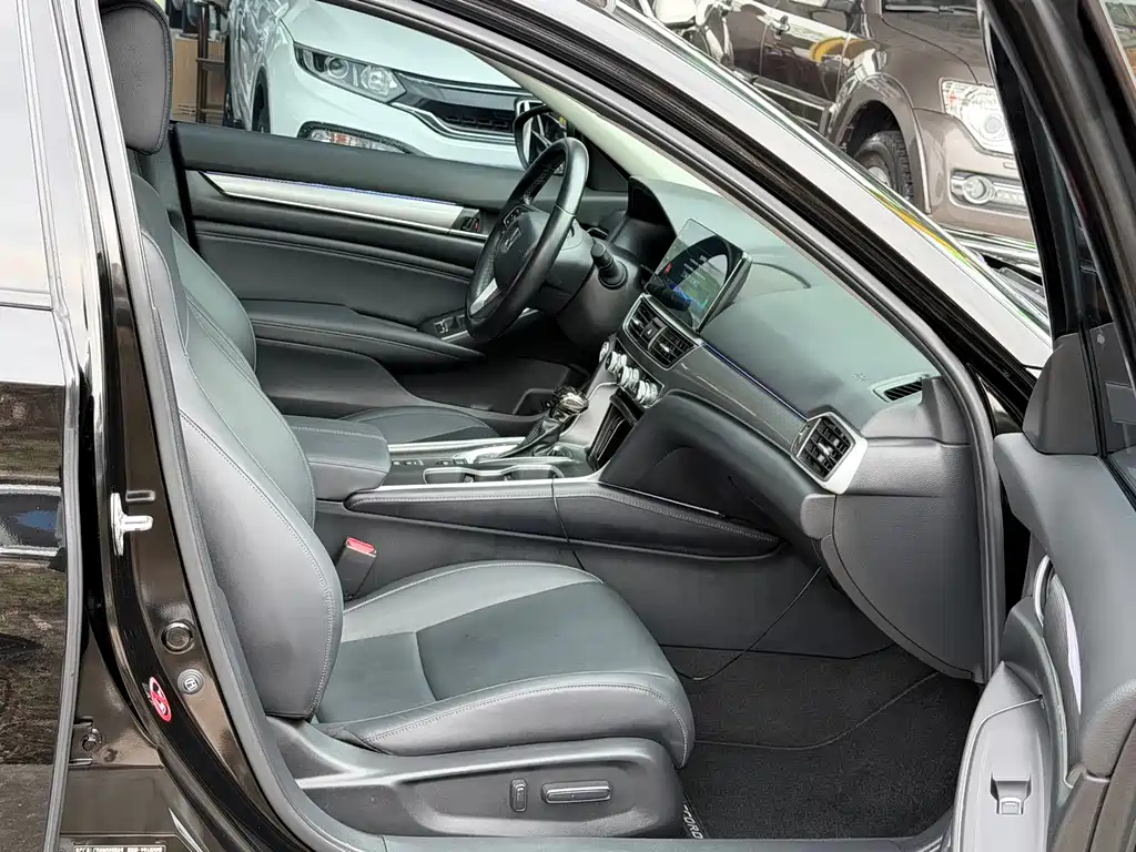 Honda Accord — миниатюра 9