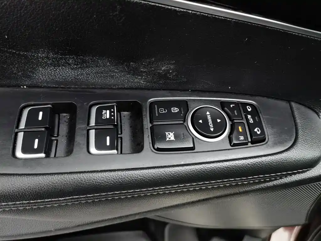 Kia Sorento — миниатюра 9