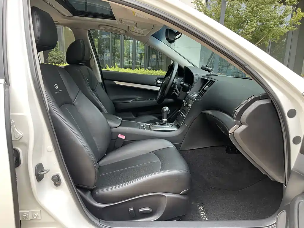 Infiniti G — миниатюра 7