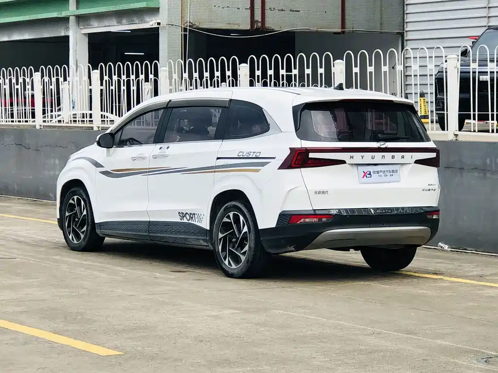 Hyundai Custo — миниатюра 14